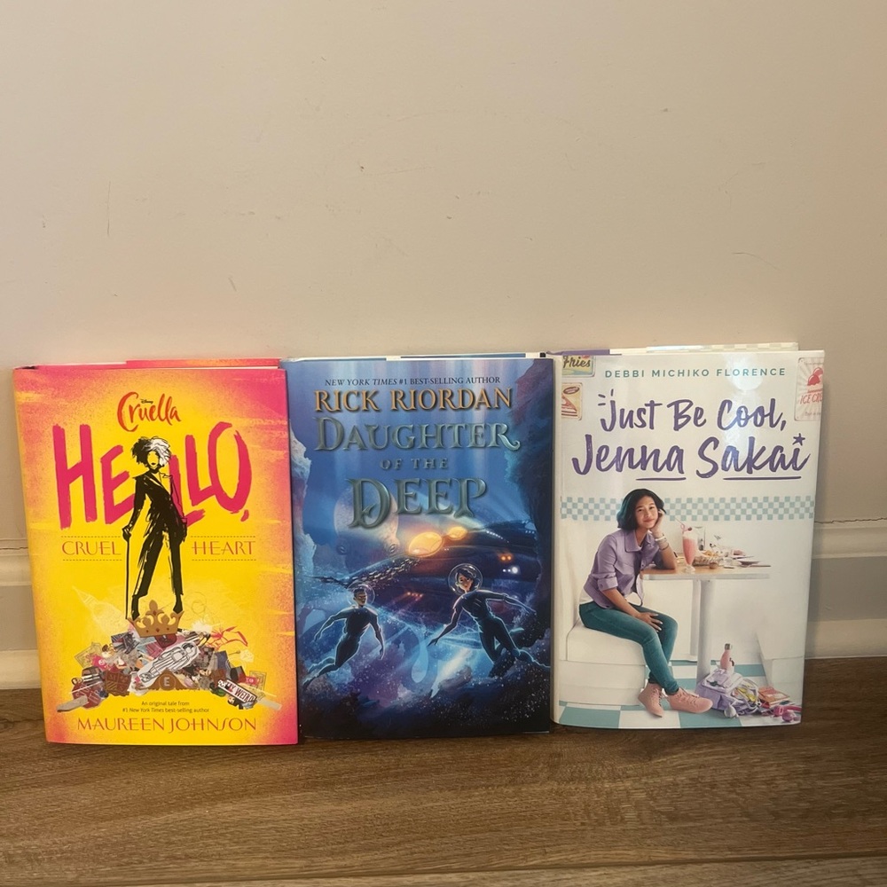 Kid Book Bundle - Picture 2 of 4
